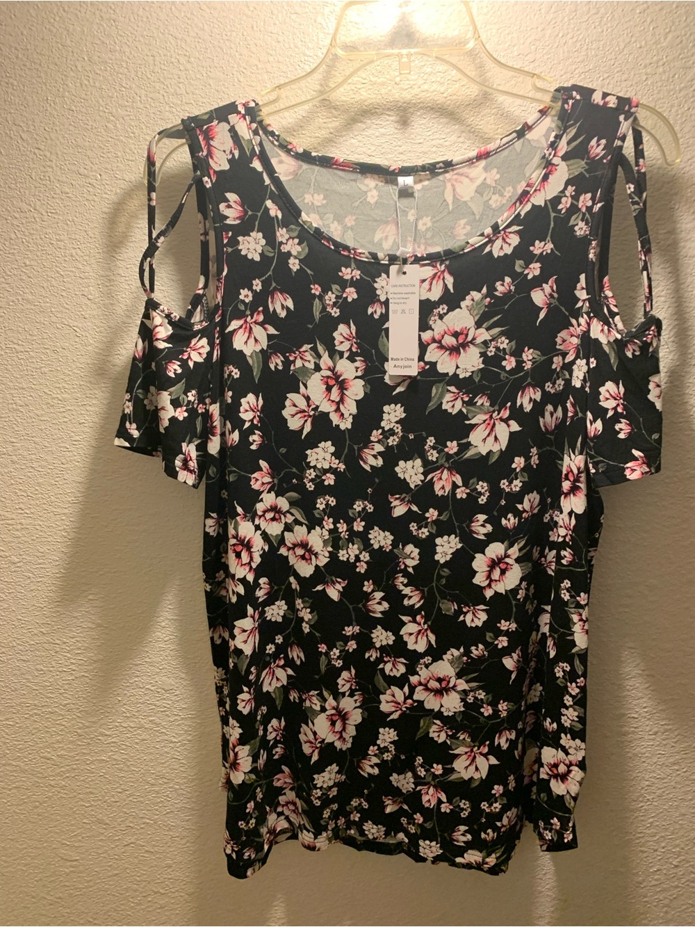 Cold-Shoulder Floral Women’s Top in Black and Pink